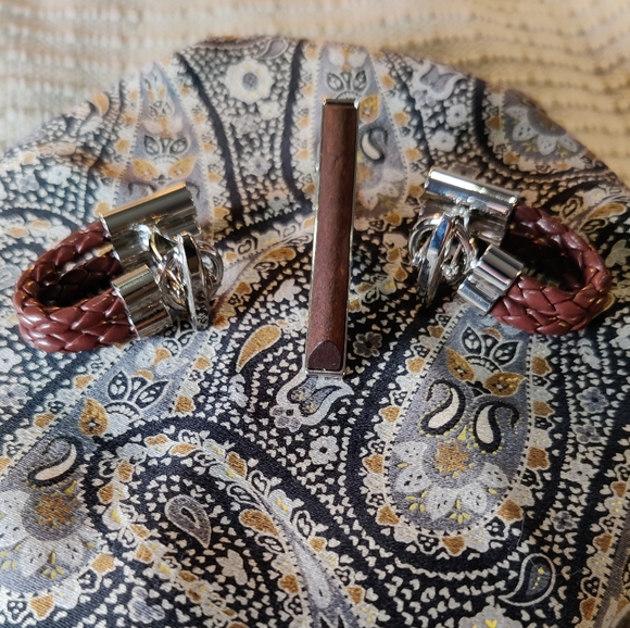 Leather-Look Cuff Links & Wood Tie Clip - Picture 3 of 7